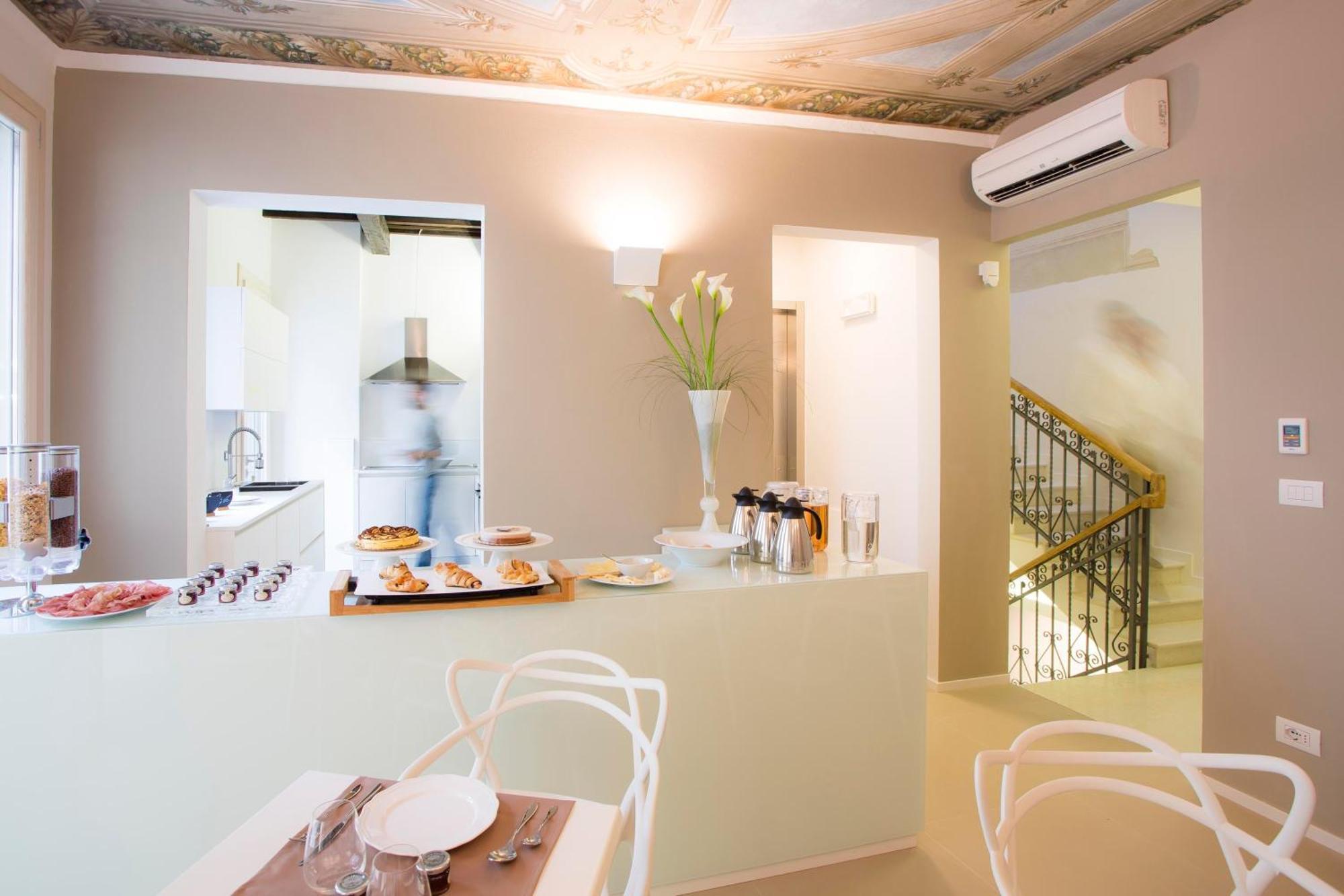 Borgoleoni 18 - Room And Breakfast 페라라 외부 사진