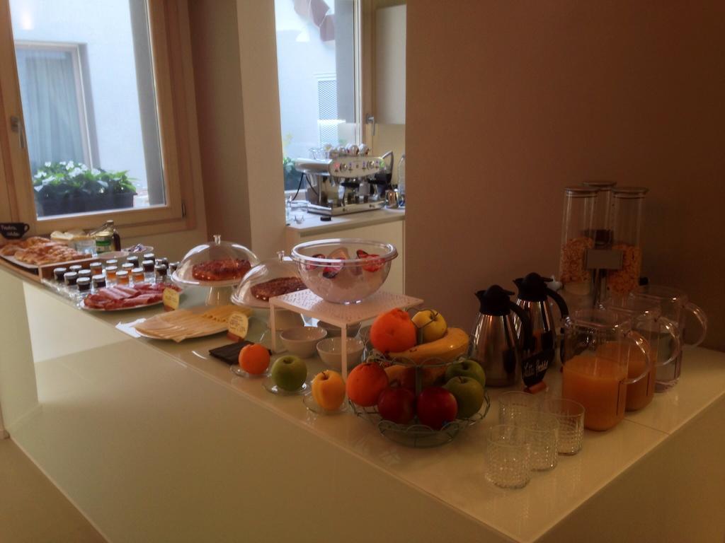 Borgoleoni 18 - Room And Breakfast 페라라 외부 사진