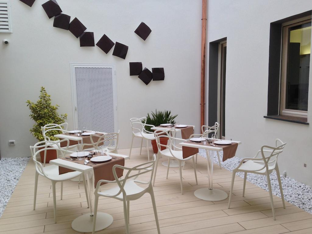 Borgoleoni 18 - Room And Breakfast 페라라 외부 사진