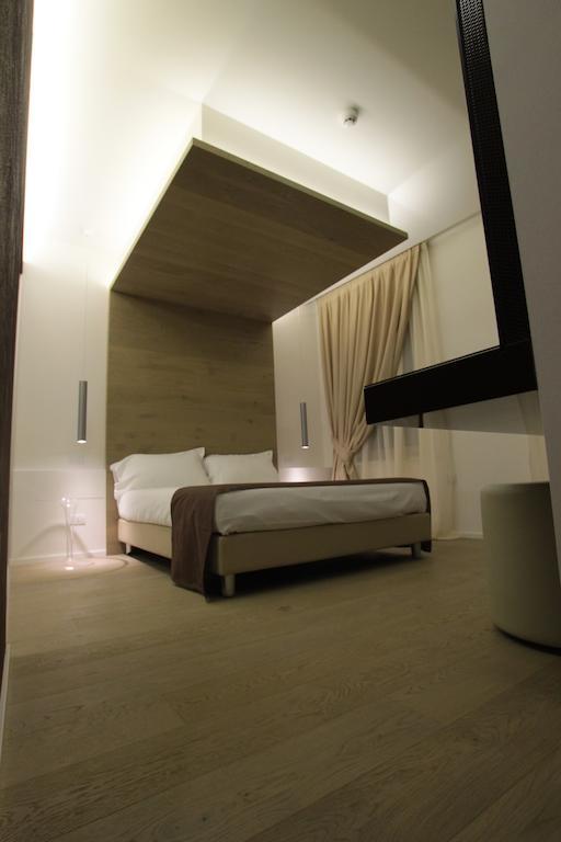 Borgoleoni 18 - Room And Breakfast 페라라 외부 사진